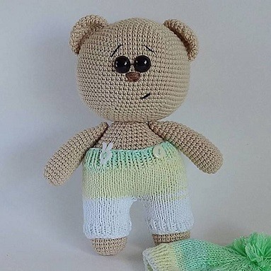 Crochet bear amigurumi