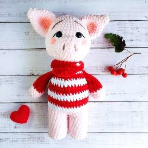 Amigurumi pig crochet toy
