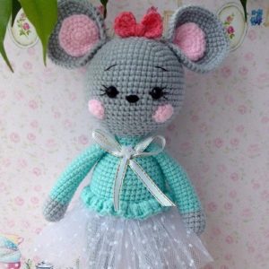 Crochet mouse amigurumi