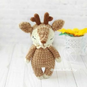 Crochet deer amigurumi