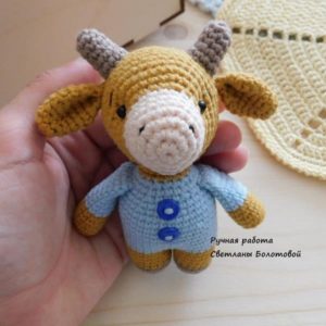 Crochet bull amigurumi