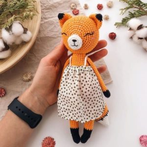 Crochet fox amigurumi