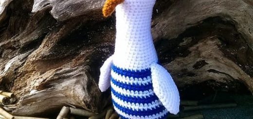 Crochet seagull amigurumi