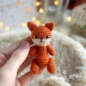 Tiny fox amigurumi