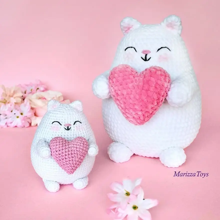 Crochet Valentine kittens