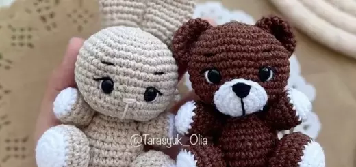 Amigurumi bunny and teddy bear