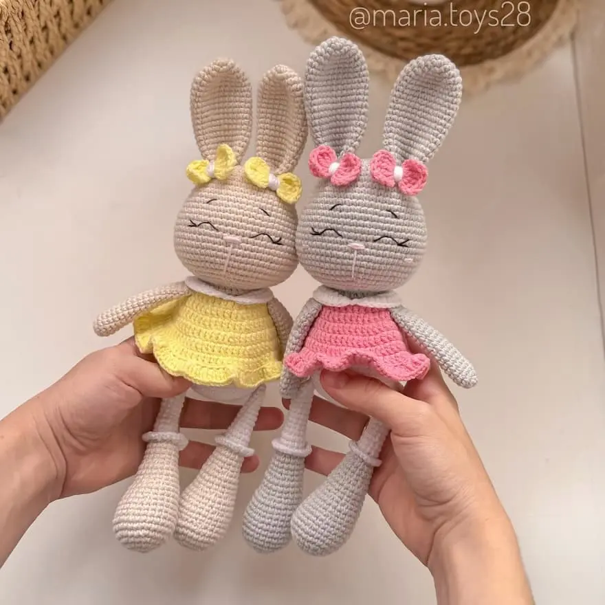 Amigurumi bunny in dress free pattern
