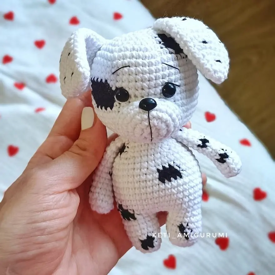 Crochet Dalmatian dog free pattern