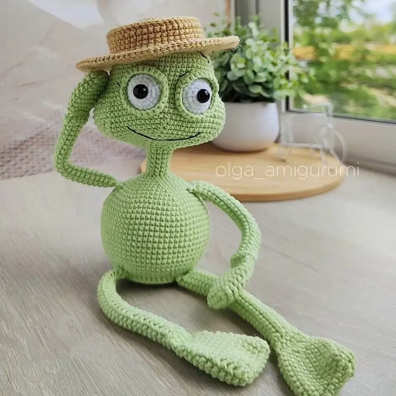 Amigurumi funny frog