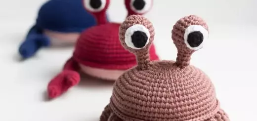 Crochet crab amigurumi