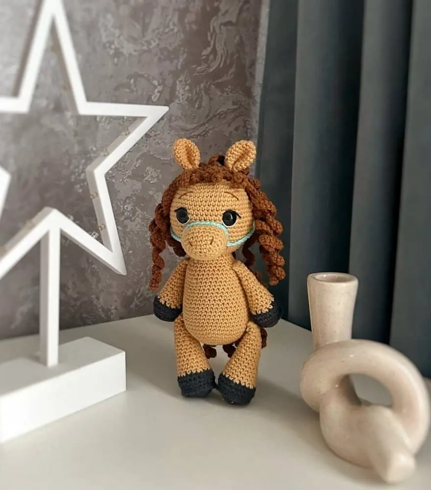 Cute horse amigurumi pattern