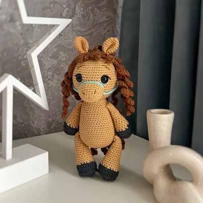 Cute horse amigurumi