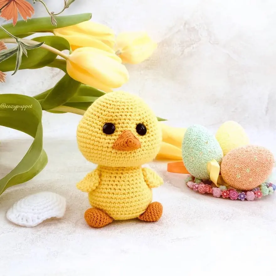 Cute little chick amigurumi