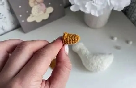 Crochet goose beak