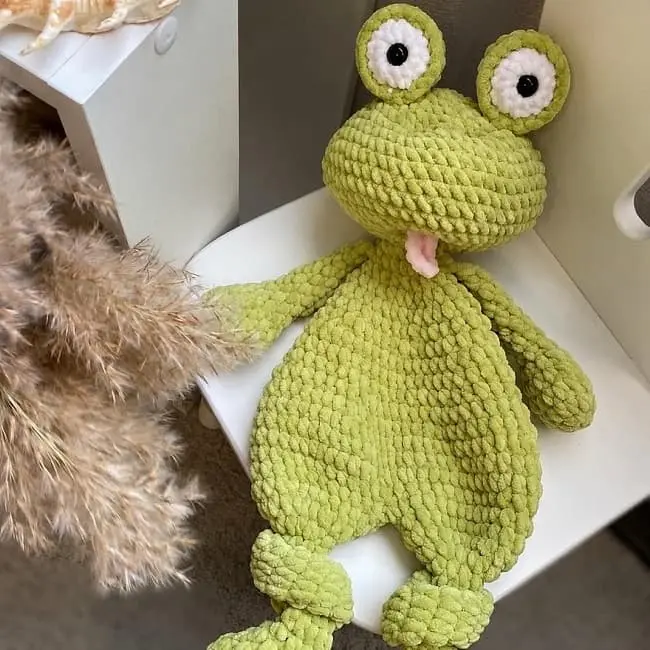 Frog crochet snuggler pattern
