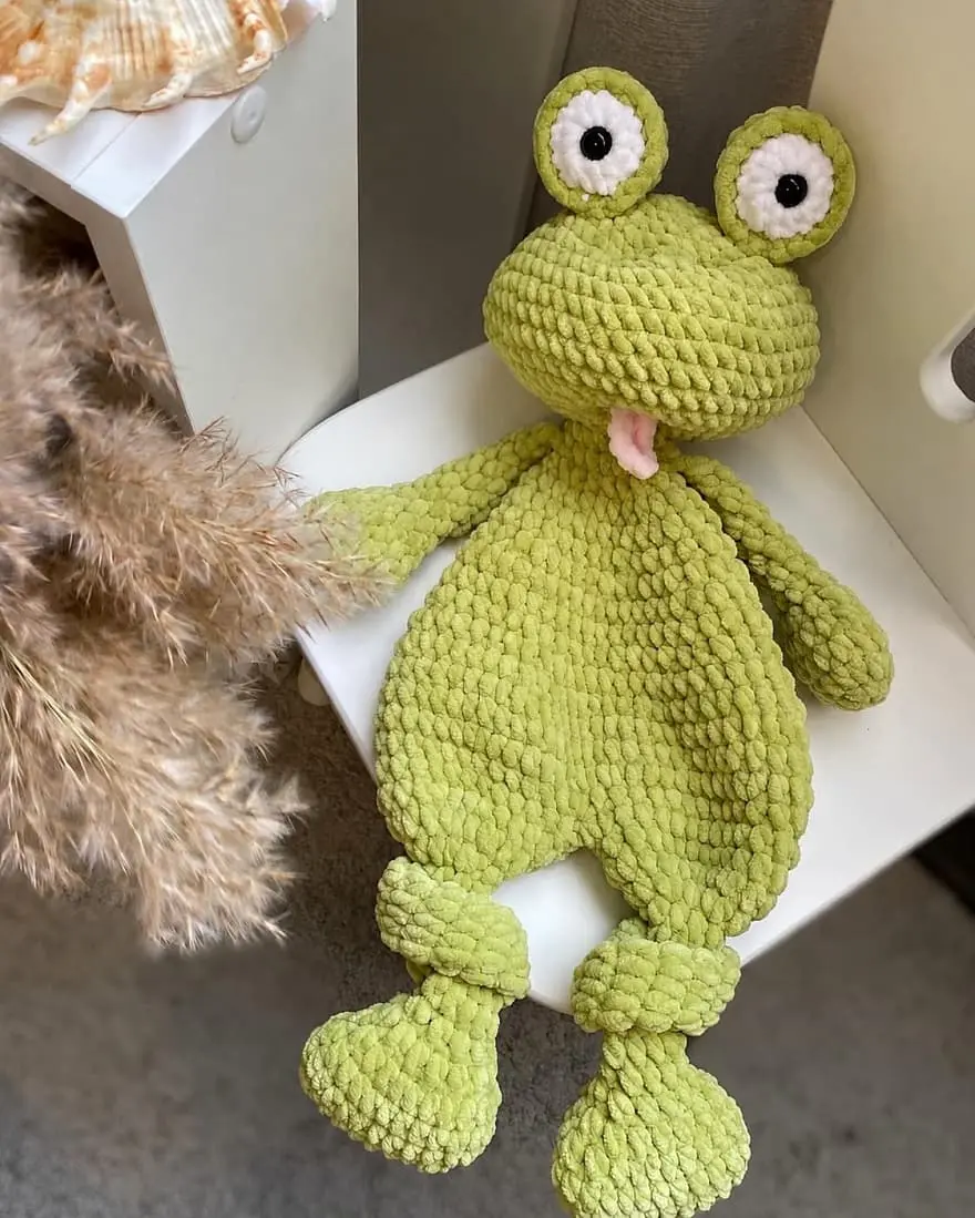 Frog crochet snuggler pattern