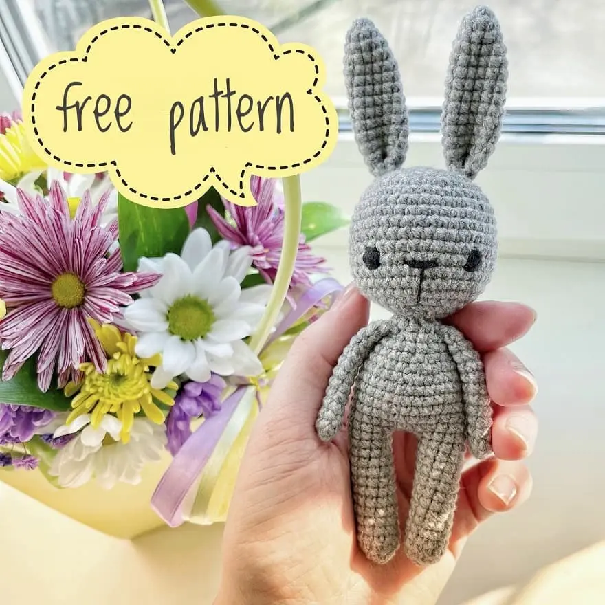 Simple bunny amigurumi