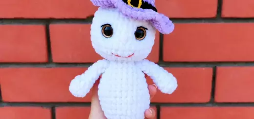 Сrochet ghost with witch hat