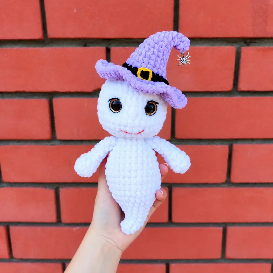Сrochet ghost with witch hat